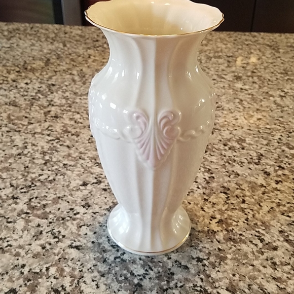 Belleek Other - Irish Beleek ☘️Vase